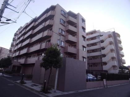 グランシェソワ北千住の外観