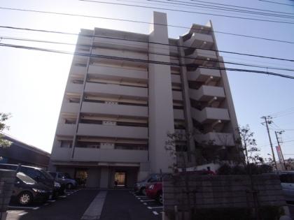 コスモプレイスグラシエの外観