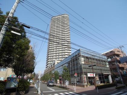 アイタワーの外観