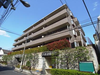 ファミールヒルズ哲学堂公園の外観