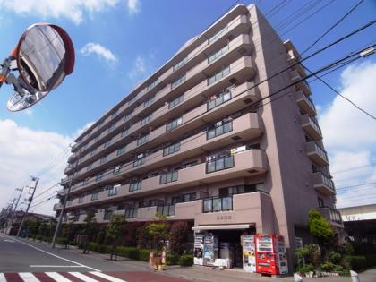 ライフプラザ綾瀬の外観