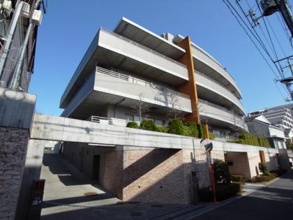 クレッセント新中野の外観