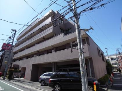 ファミール中野の外観