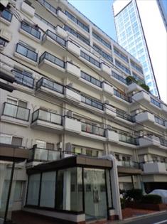 芝公園アビタシオンの画像1枚目（外観、エントランス、前面の通り等）