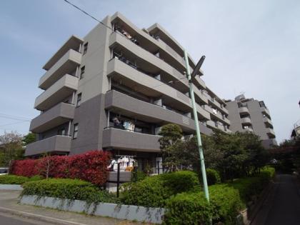 ダイアパレス一之江親水公園の外観