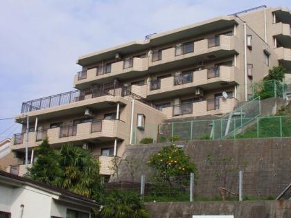 山手ガーデンハイツの画像1枚目（外観、エントランス、前面の通り等）