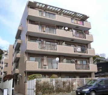 マートルコート横浜根岸の画像1枚目（外観、エントランス、前面の通り等）