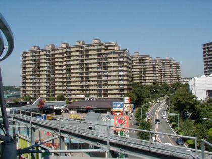 サンステージ緑園都市の画像1枚目（外観、エントランス、前面の通り等）