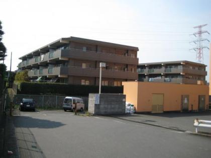 Ｌプラーザ希望が丘の画像1枚目（外観、エントランス、前面の通り等）