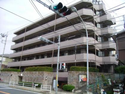 パティオ山手の画像1枚目（外観、エントランス、前面の通り等）