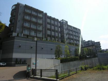 サンクタス横濱二俣川ブライトスクエアの画像1枚目（外観、エントランス、前面の通り等）