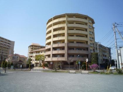 マークスプリングスメゾンＣの画像1枚目（外観、エントランス、前面の通り等）