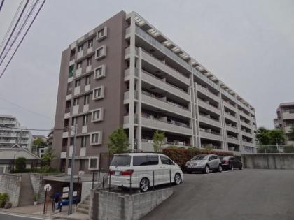 ランドシティ南万騎が原弐番館の画像1枚目（外観、エントランス、前面の通り等）