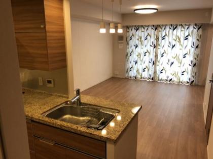 プラウド富士見ヶ丘コートテラス　リビングダイニング