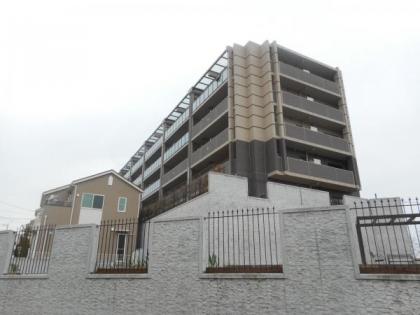 レーベン横濱鶴ヶ峰テラスの画像1枚目（外観、エントランス、前面の通り等）