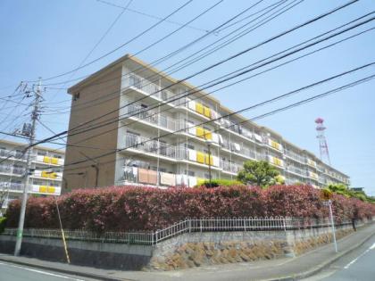 グリーンハイムいずみ野３３号棟の画像1枚目（外観、エントランス、前面の通り等）