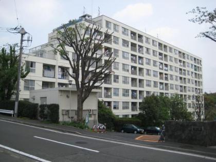 希望ヶ丘第３コーポラスＢ棟の画像1枚目（外観、エントランス、前面の通り等）