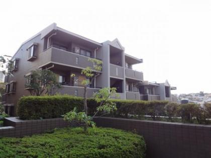 グランパティオ４の画像1枚目（外観、エントランス、前面の通り等）