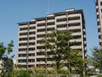 サンステージ緑園都市東の街９番館の画像1枚目（外観、エントランス、前面の通り等）