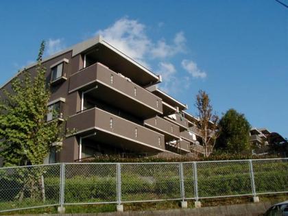 グランパティオ３の画像1枚目（外観、エントランス、前面の通り等）