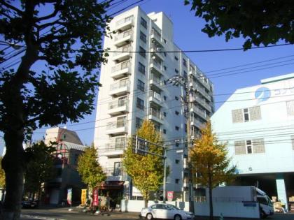 アイビスハイツ山下公園の画像1枚目（外観、エントランス、前面の通り等）