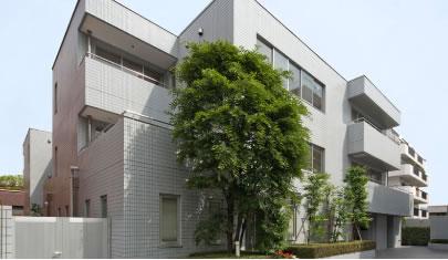 伊皿子プレースの画像1枚目（外観、エントランス、前面の通り等）