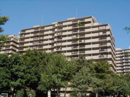 サンステージ緑園都市西の街３番館の画像1枚目（外観、エントランス、前面の通り等）