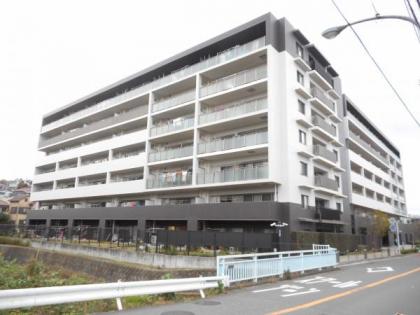 インプレスト横浜鶴ヶ峰ウエストの画像1枚目（外観、エントランス、前面の通り等）