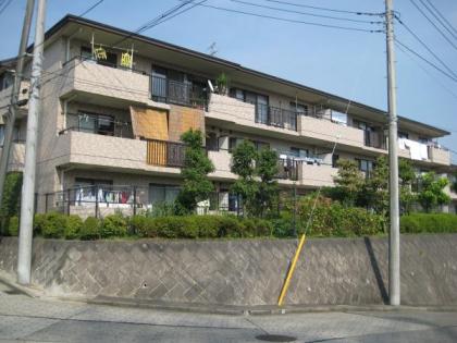 ルイシャトレ希望ヶ丘A棟の画像1枚目（外観、エントランス、前面の通り等）