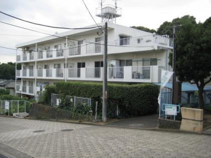 希望ヶ丘リリエンハイム三番館の画像1枚目（外観、エントランス、前面の通り等）