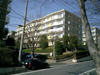 グリーンハイム弥生台６号棟の画像1枚目（外観、エントランス、前面の通り等）