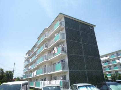 グリーンハイムいずみ野３０号棟の画像1枚目（外観、エントランス、前面の通り等）