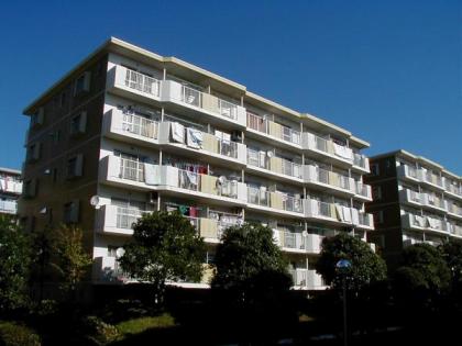 グリーンハイム弥生台２号棟の画像1枚目（外観、エントランス、前面の通り等）