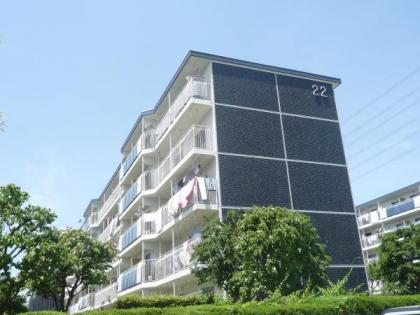 グリーンハイムいずみ野２２号棟の画像1枚目（外観、エントランス、前面の通り等）