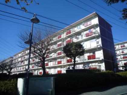 グリーンハイムいずみ野１４号棟の画像1枚目（外観、エントランス、前面の通り等）