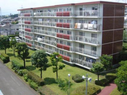 グリーンハイムいずみ野７号棟の画像1枚目（外観、エントランス、前面の通り等）