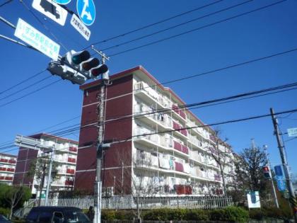 グリーンハイムいずみ野１号棟の画像1枚目（外観、エントランス、前面の通り等）