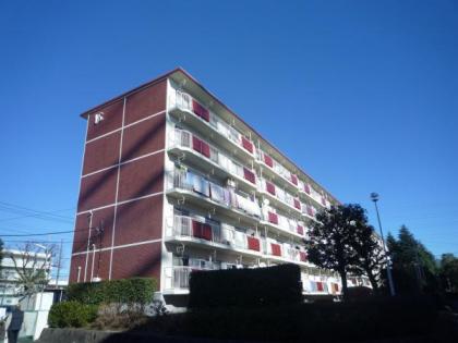 グリーンハイムいずみ野１５号棟の画像1枚目（外観、エントランス、前面の通り等）